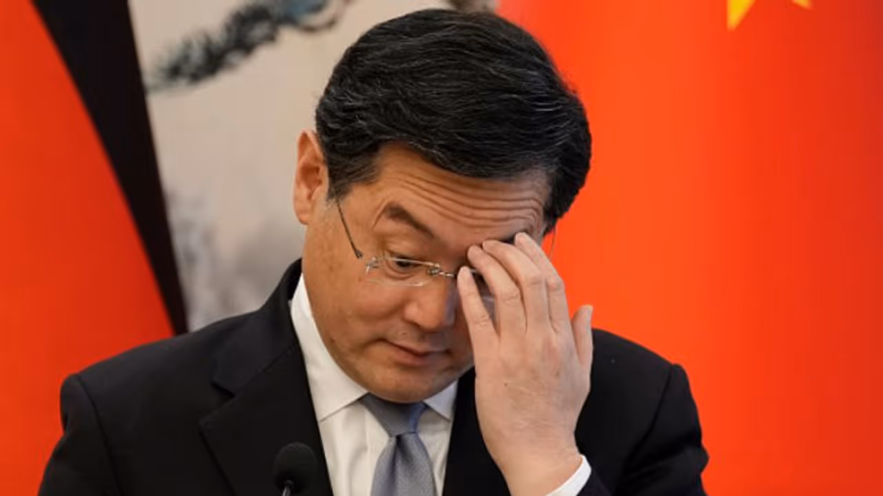 ഓഫീസിലേക്ക് എത്താതെ 23 ദിവസം, വിദേശകാര്യമന്ത്രിയെ പുറത്താക്കി ചൈന