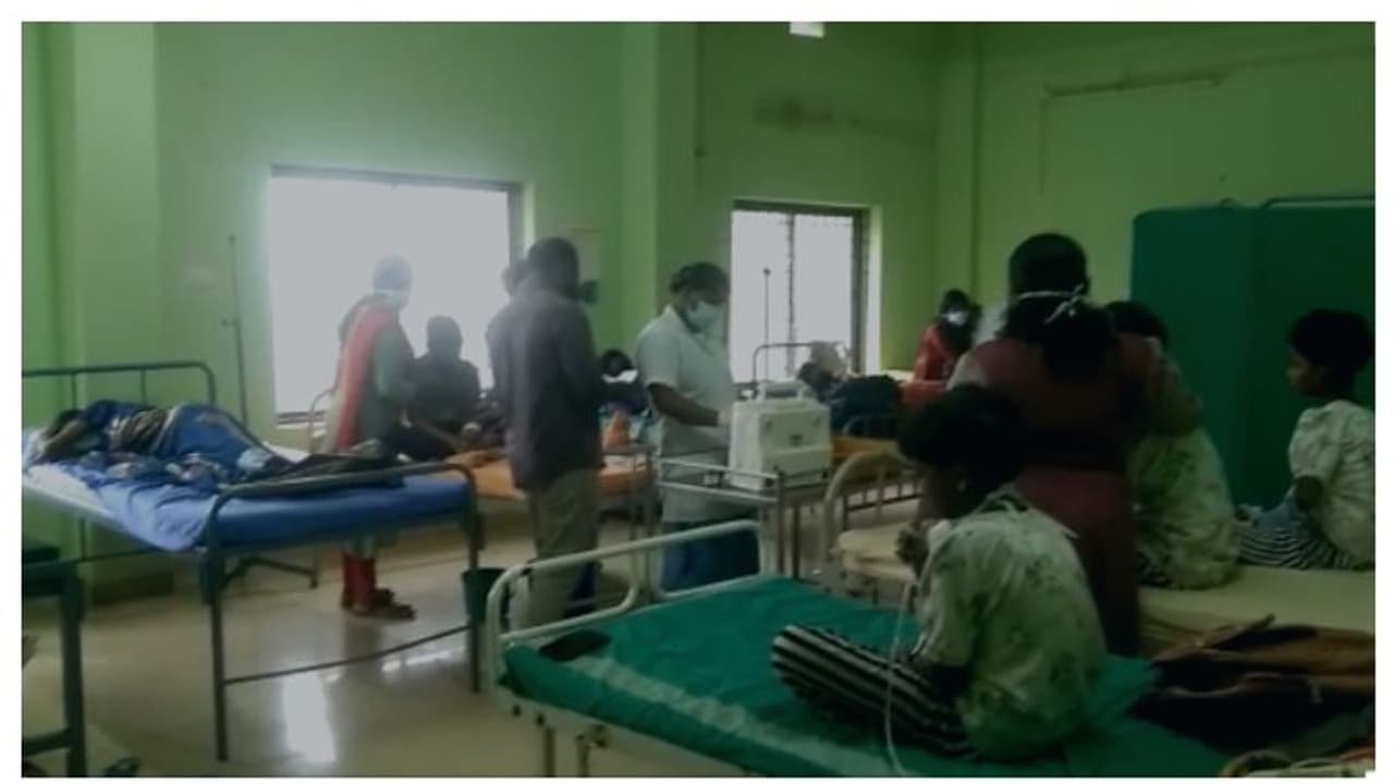 ദേഹാസ്വാസ്ഥ്യം; 19 വിദ്യാർത്ഥികളെ ആശുപത്രിയിൽ പ്രവേശിപ്പിച്ചു ദേഹാസ്വാസ്ഥ്യം; 19 വിദ്യാർത്ഥികളെ ആശുപത്രിയിൽ പ്രവേശിപ്പിച്ചു