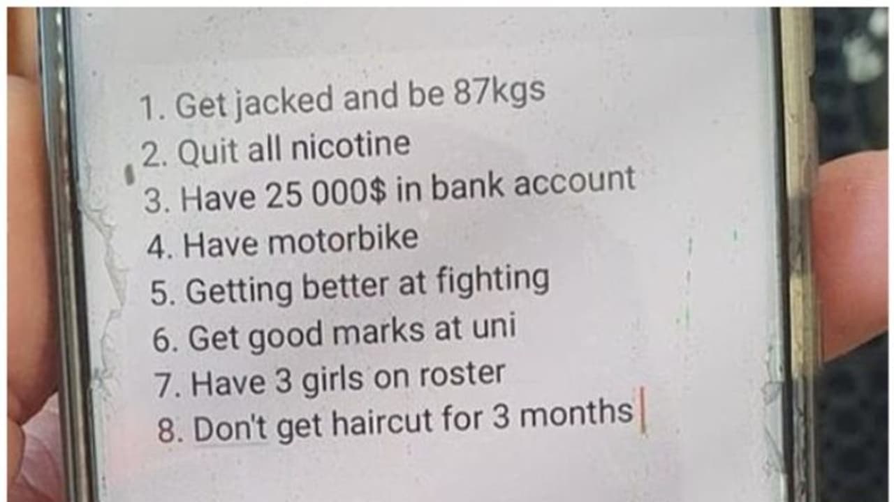 മൂന്ന് കാമുകിമാർ വേണം, ബാങ്ക് ബാലന്‍സ് 25,000 ഡോളറും; നഷ്ടപ്പെട്ട ഫോണിന്‍റെ ലോക്ക് സ്ക്രീൻ ചിത്രങ്ങൾ വൈറല്‍ !