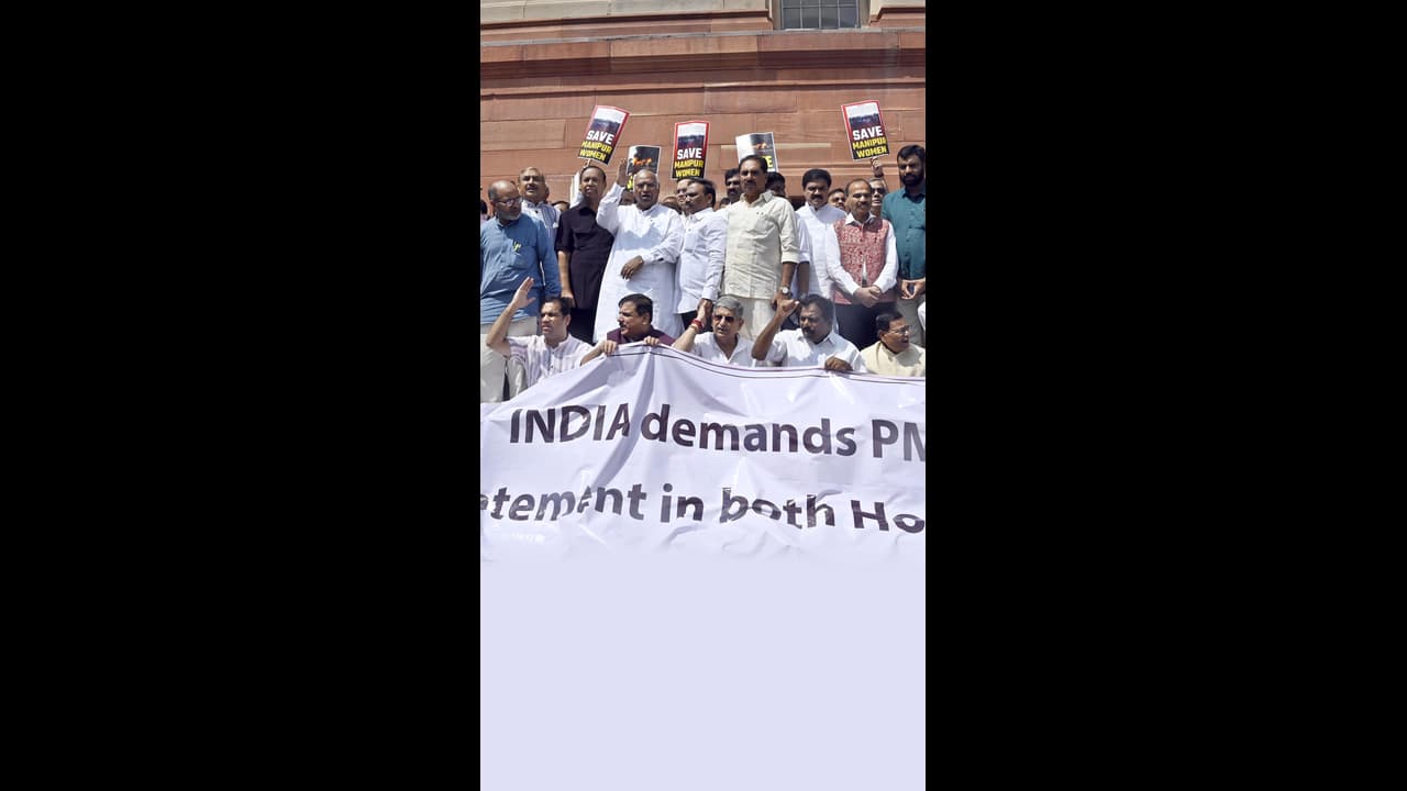 ಅವಿಶ್ವಾಸ ನಿರ್ಣಯ ಚರ್ಚೆಗೆ ಸೋಮವಾರ ದಿನಾಂಕ ನಿಗದಿ: ಮಣಿಪುರ, ಅವಿಶ್ವಾಸ ಗದ್ದಲಕ್ಕೆ ಸಂಸತ್ ಕಲಾಪ ಭಂಗ ಅವಿಶ್ವಾಸ ನಿರ್ಣಯ ಚರ್ಚೆಗೆ ಸೋಮವಾರ ದಿನಾಂಕ ನಿಗದಿ: ಮಣಿಪುರ, ಅವಿಶ್ವಾಸ ಗದ್ದಲಕ್ಕೆ ಸಂಸತ್ ಕಲಾಪ ಭಂಗ