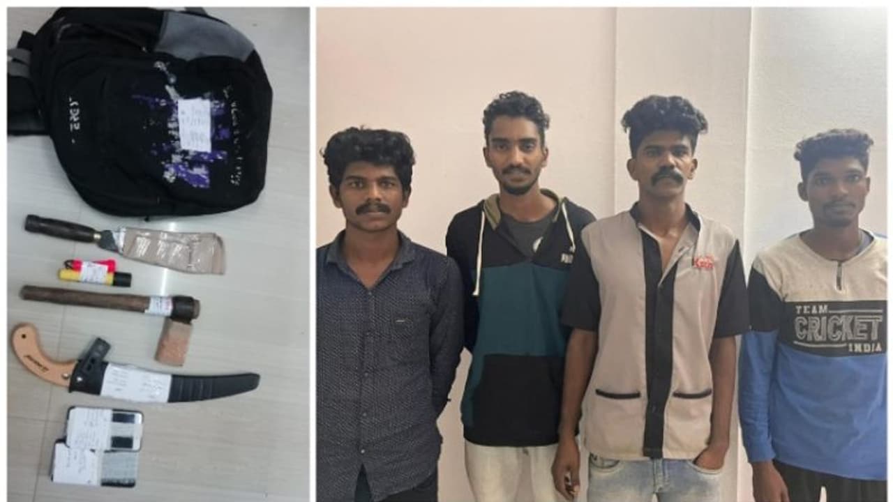 ചന്ദനമരങ്ങള് മുറിച്ച് കടത്താന് ശ്രമിച്ച സംഘം റിമാന്റില് ചന്ദനമരങ്ങള് മുറിച്ച് കടത്താന് ശ്രമിച്ച സംഘം റിമാന്റില്