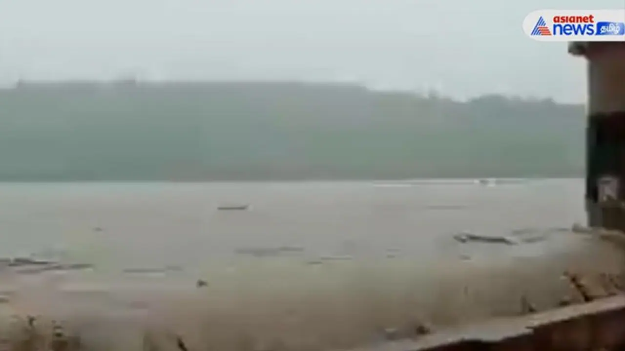 రోడ్లపైనే వరద ప్రహహం... స్తంభించిన ఉమ్మడి కరీంనగర్ జిల్లా (వీడియో)