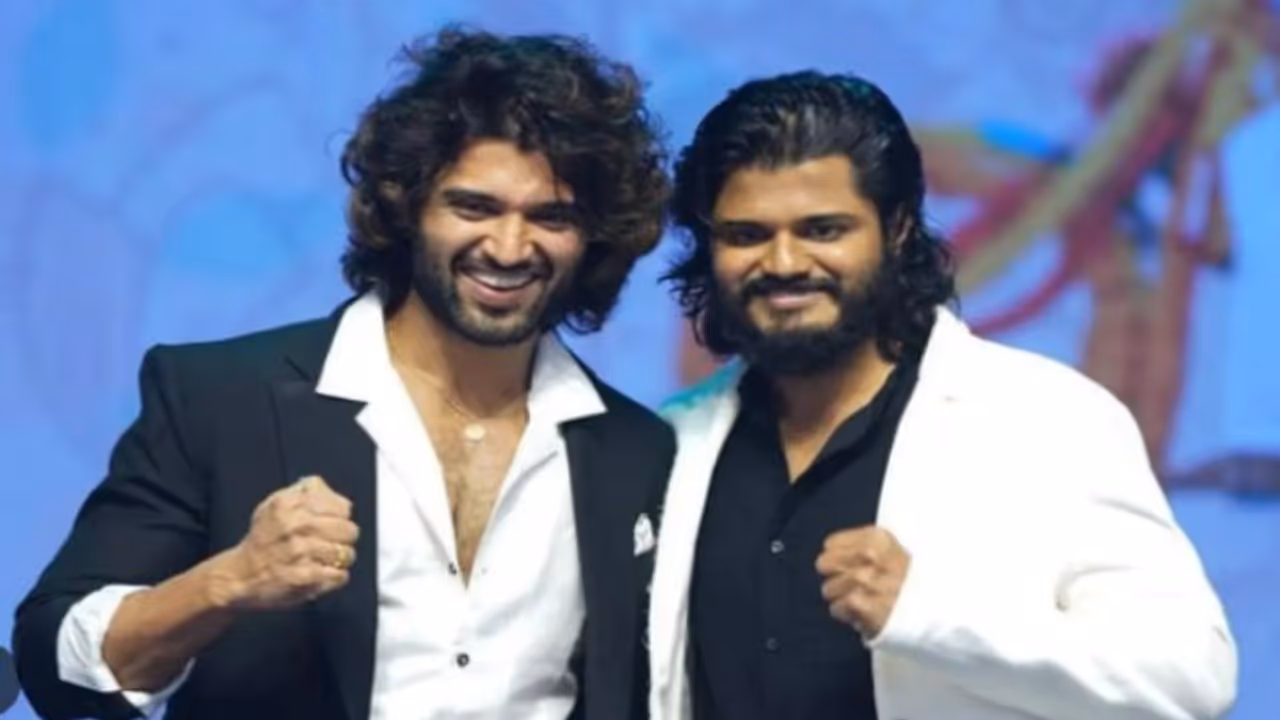 అన్న విజయ్ దేవరకొండ రికార్డుని బద్దలు కొట్టిన తమ్ముడు ఆనంద్ దేవరకొండ.. అన్న విజయ్ దేవరకొండ రికార్డుని బద్దలు కొట్టిన తమ్ముడు ఆనంద్ దేవరకొండ..