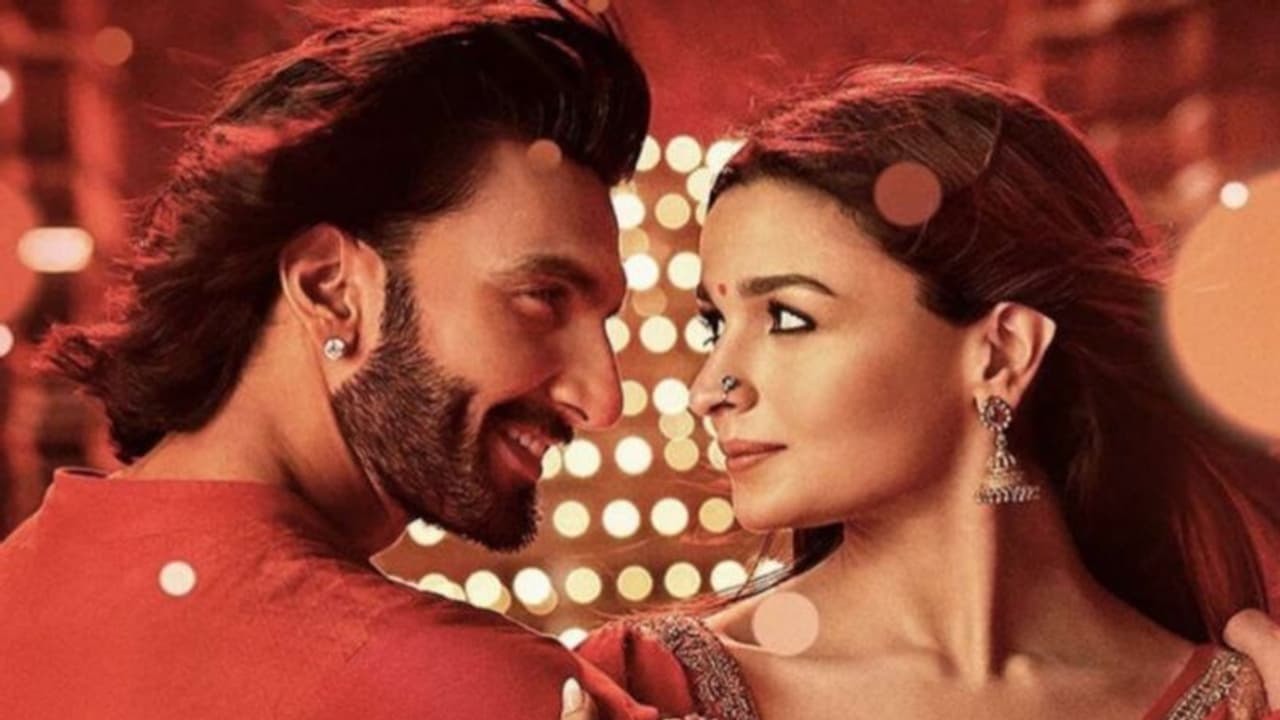 ബോളിവുഡിന് പ്രതീക്ഷയുമായി രണ്വീര് സിംഗ് ചിത്രം, അഡ്വാൻസ് ബുക്കിംഗ് റിപ്പോര്ട്ട് ബോളിവുഡിന് പ്രതീക്ഷയുമായി രണ്വീര് സിംഗ് ചിത്രം, അഡ്വാൻസ് ബുക്കിംഗ് റിപ്പോര്ട്ട്