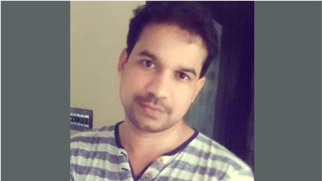 കടലില് കുളിക്കാനിറങ്ങിയ പ്രവാസി മലയാളി യുവാവ് തിരയില്പ്പെട്ട് മരിച്ചു കടലില് കുളിക്കാനിറങ്ങിയ പ്രവാസി മലയാളി യുവാവ് തിരയില്പ്പെട്ട് മരിച്ചു