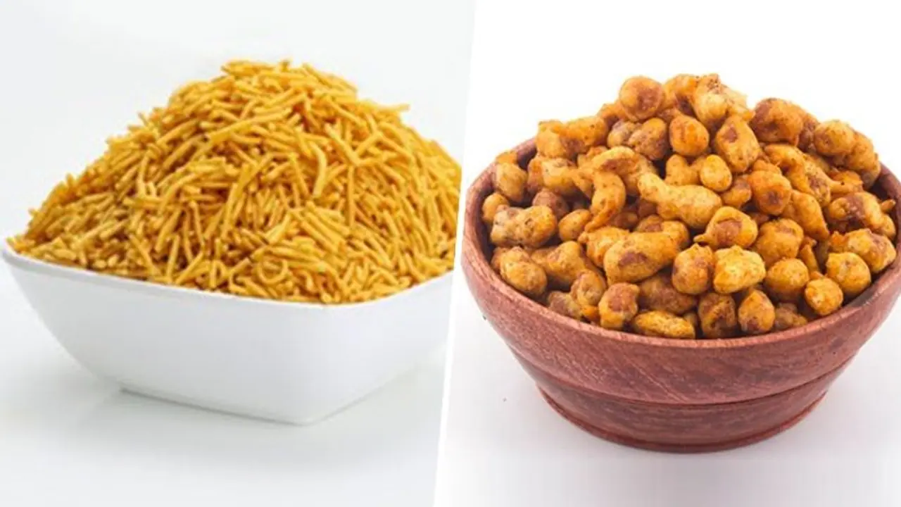 5 popular Dry Snacks to elevate your Monsoons