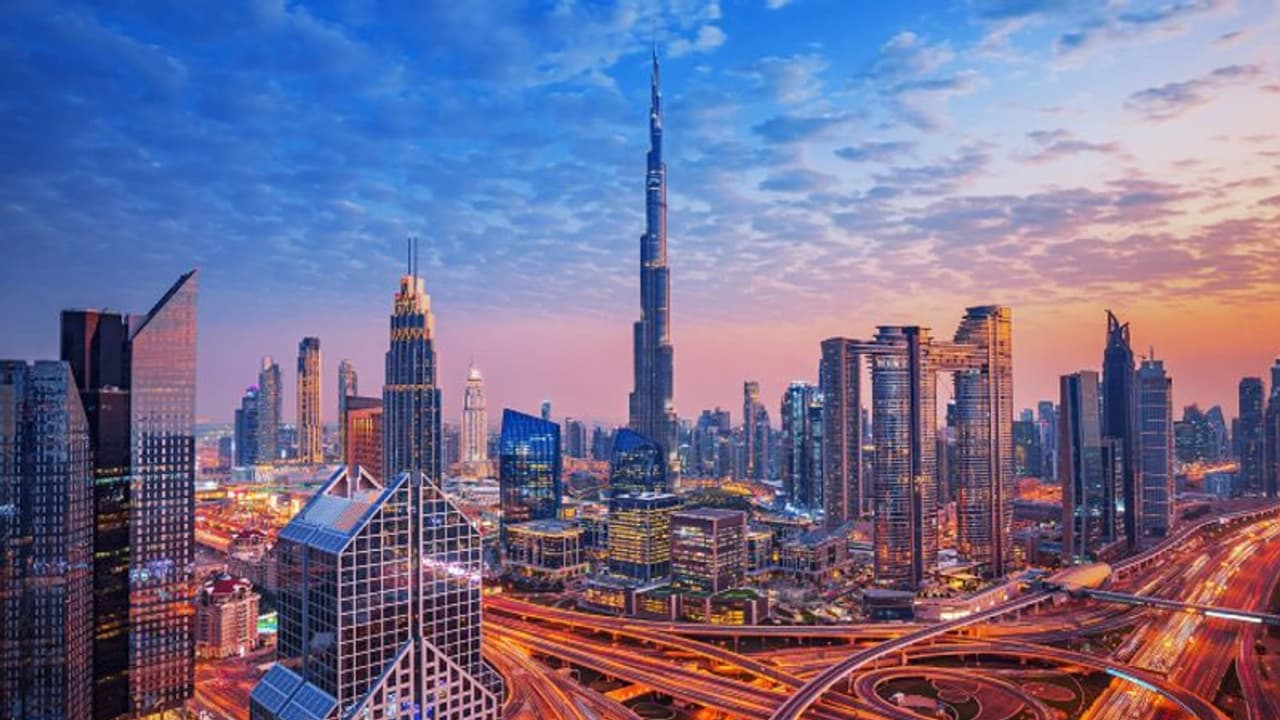 அமீரகத்தில் செட்டிலாக நினைக்கும் இந்தியர்கள் உள்பட பல வெளிநாட்டினர்.. ஏன்? அதிகாரப்பூர்வ ஆய்வு சொல்வதென்ன?