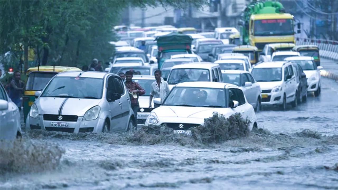 88 ವರ್ಷಗಳ ದಾಖಲೆ ಮಳೆಗೆ ನವದೆಹಲಿ ತತ್ತರ..!