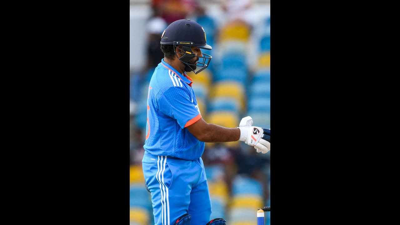 ലോകകപ്പ് പടിവാതിലില് നില്ക്കെ പരീക്ഷണങ്ങളുടെ പെരുമഴ, വിന്ഡീസിനെതിരെ വാലറ്റക്കാരായി കോലിയും രോഹിത്തും ലോകകപ്പ് പടിവാതിലില് നില്ക്കെ പരീക്ഷണങ്ങളുടെ പെരുമഴ, വിന്ഡീസിനെതിരെ വാലറ്റക്കാരായി കോലിയും രോഹിത്തും