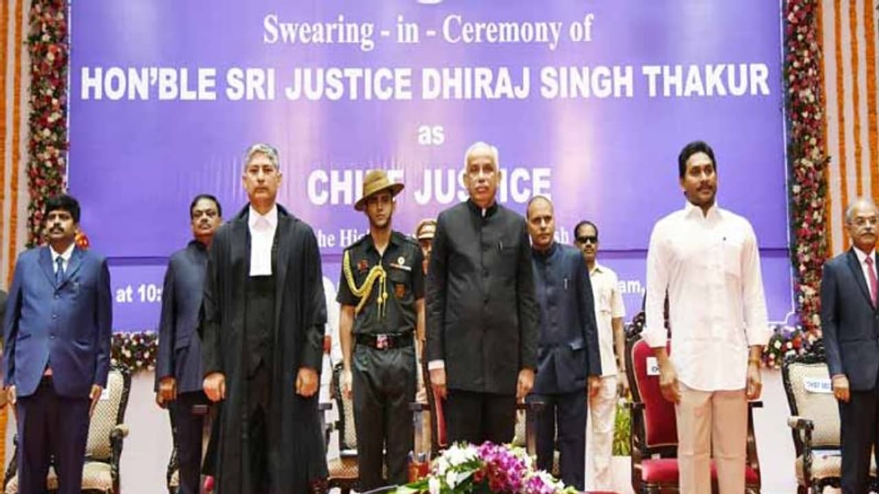 ఏపీ హైకోర్టు చీఫ్ జస్టిస్‌గా ధీరజ్ సింగ్ ఠాకూర్: ప్రమాణం చేయించిన గవర్నర్