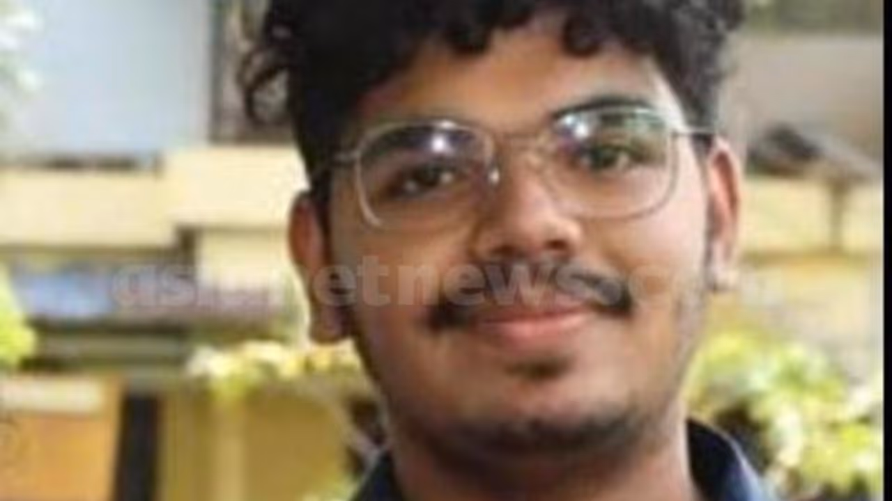 ട്രെയിനിൽ ഓടിക്കയറുന്നതിനിടെ പാളത്തിൽ വീണു, ചക്രം കയറിയിറങ്ങി യുവാവ് മരിച്ചു ട്രെയിനിൽ ഓടിക്കയറുന്നതിനിടെ പാളത്തിൽ വീണു, ചക്രം കയറിയിറങ്ങി യുവാവ് മരിച്ചു