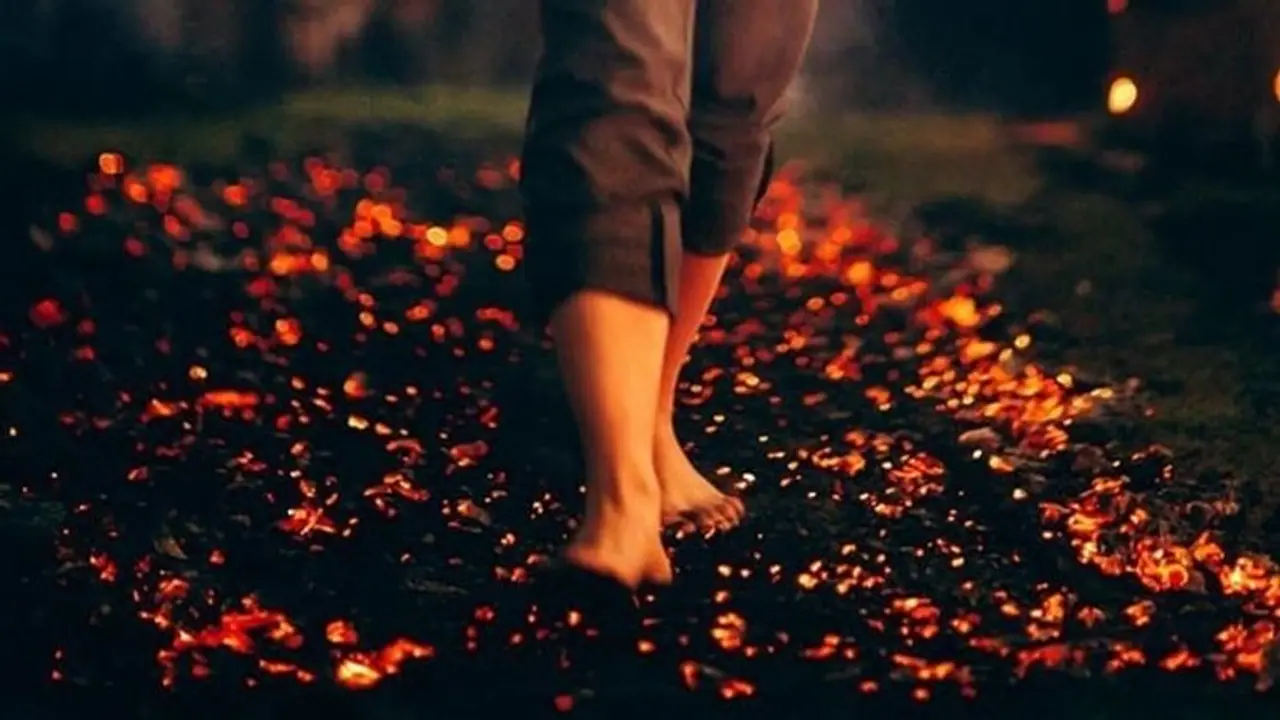 தீமிதி திருவிழா; தமிழகத்தில் மட்டும் இவ்வளவு சிறப்பு ஏன்? தீமிதி திருவிழா; தமிழகத்தில் மட்டும் இவ்வளவு சிறப்பு ஏன்?