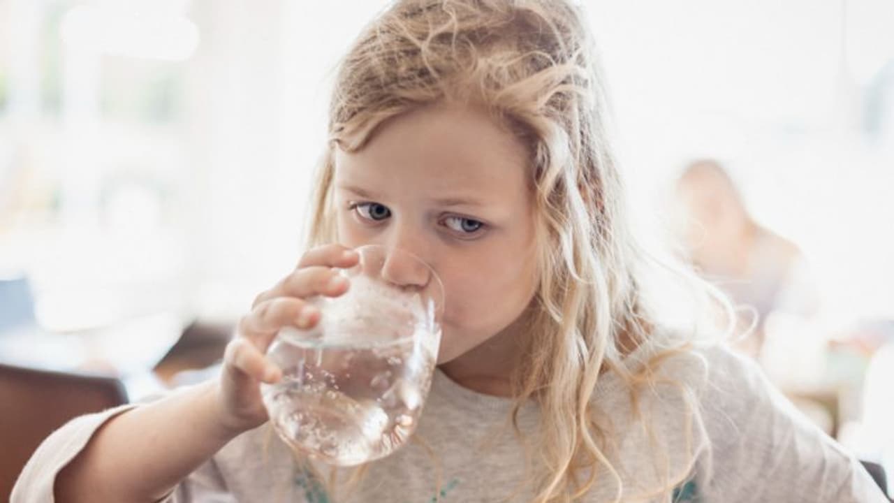  തക്കസമയത്ത് നൽകിയാൽ നിര്‍ജലീകരണം മൂലമുള്ള മരണം വരെ ഒഴിവാക്കാം; പ്രാധാന്യം അറിയാം, ഇന്ന് ലോക ഒആര്‍എസ് ദിനം