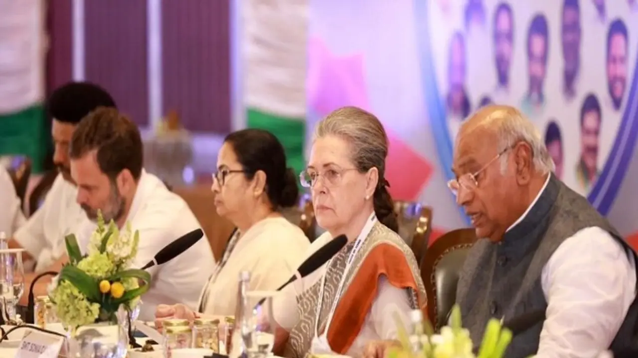 20 ವಿಪಕ್ಷ ಸಂಸದರ ನಿಯೋಗ ಇಂದು, ನಾಳೆ ಮಣಿಪುರ ಭೇಟಿ: ನಿಮಗೆ ಚೀನಾ, ಪಾಕಲ್ಲಿ ಬೇಡಿಕೆಯಿದೆ ಹೋಗಿ; ಬಿಜೆಪಿ ವ್ಯಂಗ್ಯ 20 ವಿಪಕ್ಷ ಸಂಸದರ ನಿಯೋಗ ಇಂದು, ನಾಳೆ ಮಣಿಪುರ ಭೇಟಿ: ನಿಮಗೆ ಚೀನಾ, ಪಾಕಲ್ಲಿ ಬೇಡಿಕೆಯಿದೆ ಹೋಗಿ; ಬಿಜೆಪಿ ವ್ಯಂಗ್ಯ