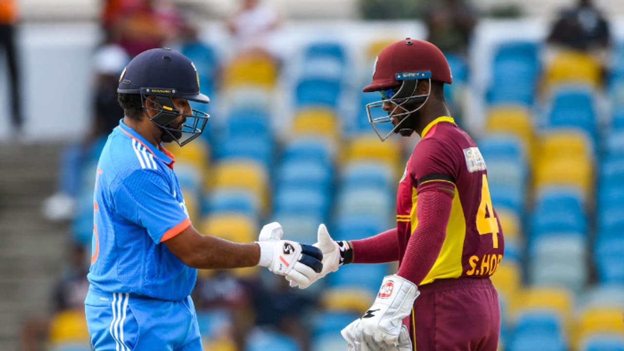 INDvsWI 3rd ODI: టాస్ గెలిచిన వెస్టిండీస్.. డిసైడర్ మ్యాచ్లోనూ రోహిత్, కోహ్లీ లేకుండా.. INDvsWI 3rd ODI: టాస్ గెలిచిన వెస్టిండీస్.. డిసైడర్ మ్యాచ్లోనూ రోహిత్, కోహ్లీ లేకుండా..