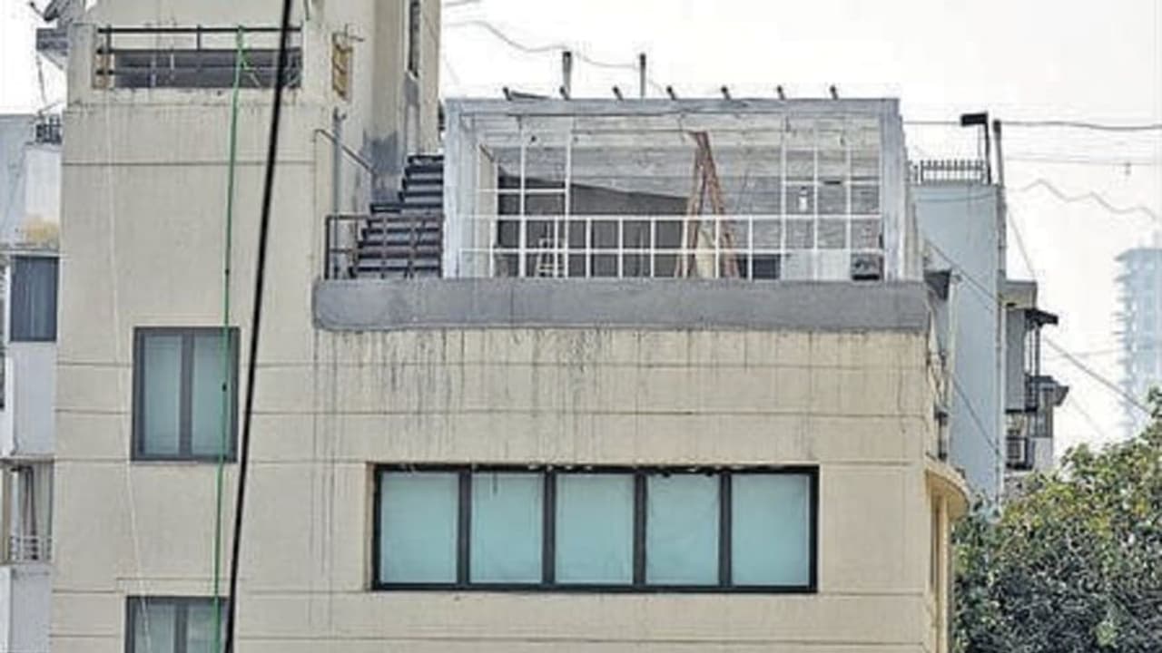 மும்பை 26/11 தாக்குதல் தொடர்பான படங்களுடன் இருவர் கைது! உஷார் நிலையில் காவல்துறை!