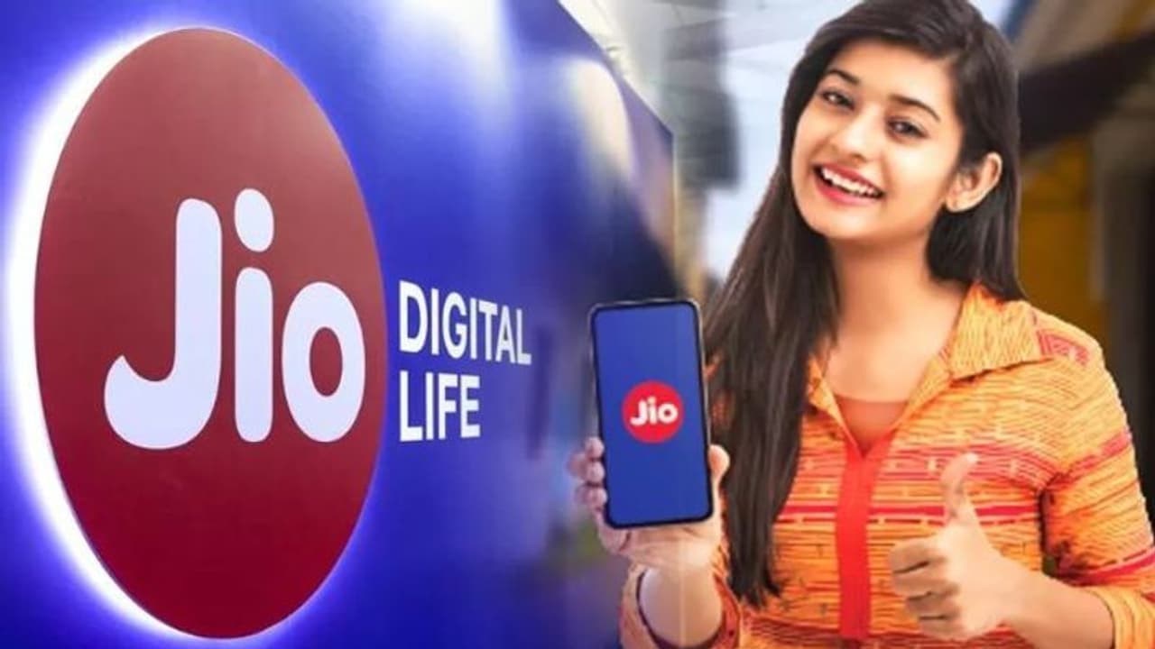 jio plan: 30 రోజుల పాటు ఫ్రీ అన్లిమిటెడ్ ఇంటర్నెట్.. ప్లాన్తో 3 యాడ్ ఆన్ ఫ్యామిలీ సిమ్స్ అప్షన్ కూడా.. jio plan: 30 రోజుల పాటు ఫ్రీ అన్లిమిటెడ్ ఇంటర్నెట్.. ప్లాన్తో 3 యాడ్ ఆన్ ఫ్యామిలీ సిమ్స్ అప్షన్ కూడా..