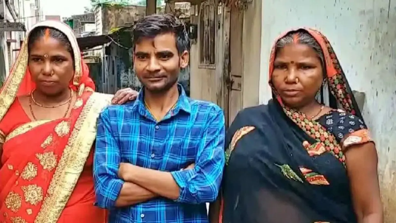 ಬಾಲ್ಯದಲ್ಲಿ ನಾಪತ್ತೆಯಾದ ಬಾಲಕ 20 ವರ್ಷದ ಬಳಿಕ ಮರಳಿ ಪೋಷಕರ ಮಡಿಲಿಗೆ