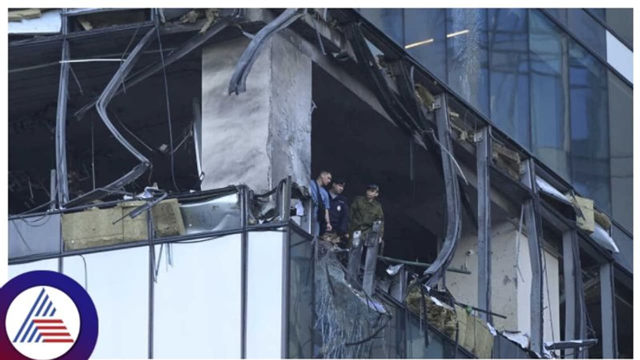 ರಷ್ಯಾ ರಾಜಧಾನಿ ಮೇಲೆ ಡ್ರೋಣ್ ದಾಳಿ, ಪ್ರಮುಖ ವಿಮಾನ ನಿಲ್ದಾಣ ಸಂಪೂರ್ಣ ಬಂದ್! ರಷ್ಯಾ ರಾಜಧಾನಿ ಮೇಲೆ ಡ್ರೋಣ್ ದಾಳಿ, ಪ್ರಮುಖ ವಿಮಾನ ನಿಲ್ದಾಣ ಸಂಪೂರ್ಣ ಬಂದ್!