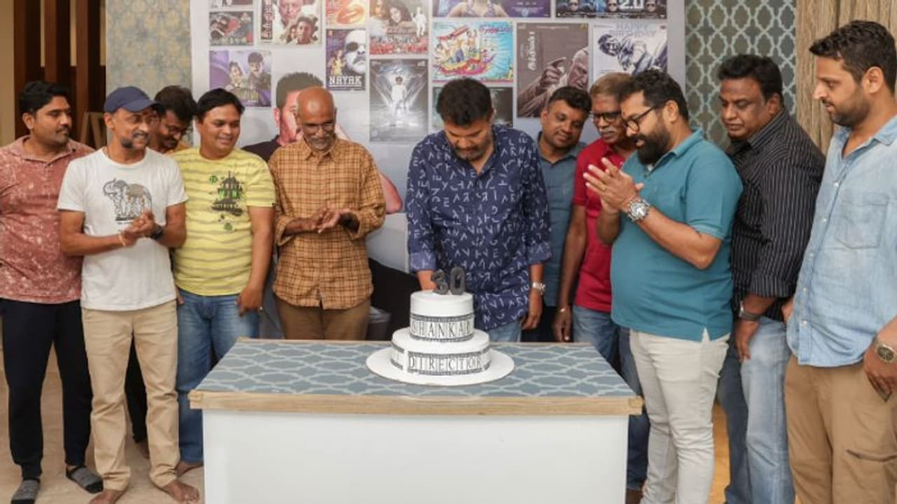 திரையுலகில் 30 ஆண்டுகால பயணம்.. "ஜென்டில் மேன்" சங்கருக்கு குவியும் வாழ்த்து மகள் அதிதி போட்ட போஸ்ட்! திரையுலகில் 30 ஆண்டுகால பயணம்.. "ஜென்டில் மேன்" சங்கருக்கு குவியும் வாழ்த்து மகள் அதிதி போட்ட போஸ்ட்!