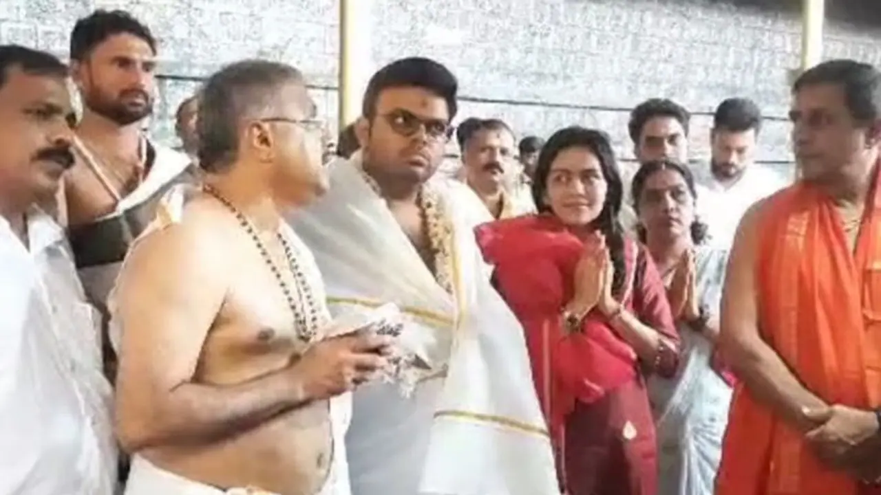 ಕುಕ್ಕೆಯಲ್ಲಿ ಆಶ್ಲೇಷ ಬಲಿ ಸೇವೆ ಸಲ್ಲಿಸಿದ ಅಮಿತ್ ಶಾ ಪುತ್ರ! ಕುಕ್ಕೆಯಲ್ಲಿ ಆಶ್ಲೇಷ ಬಲಿ ಸೇವೆ ಸಲ್ಲಿಸಿದ ಅಮಿತ್ ಶಾ ಪುತ್ರ!