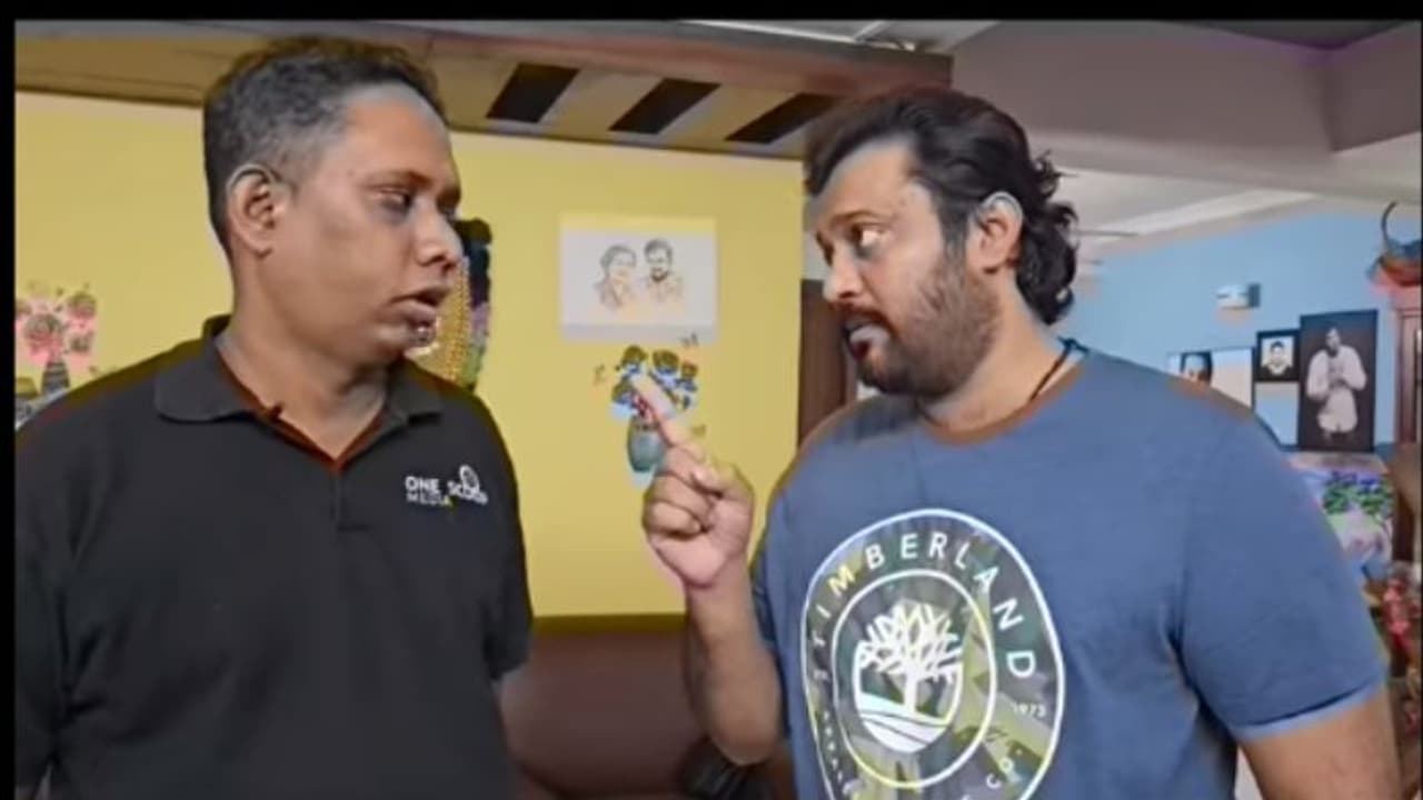 'ദാറ്റ് ഈസ് റോങ്, അതിനുള്ള അധികാരമില്ല'; സന്തോഷ് വർക്കിയെ കൊണ്ട് മാപ്പ് പറയിപ്പിച്ച് ബാല 'ദാറ്റ് ഈസ് റോങ്, അതിനുള്ള അധികാരമില്ല'; സന്തോഷ് വർക്കിയെ കൊണ്ട് മാപ്പ് പറയിപ്പിച്ച് ബാല