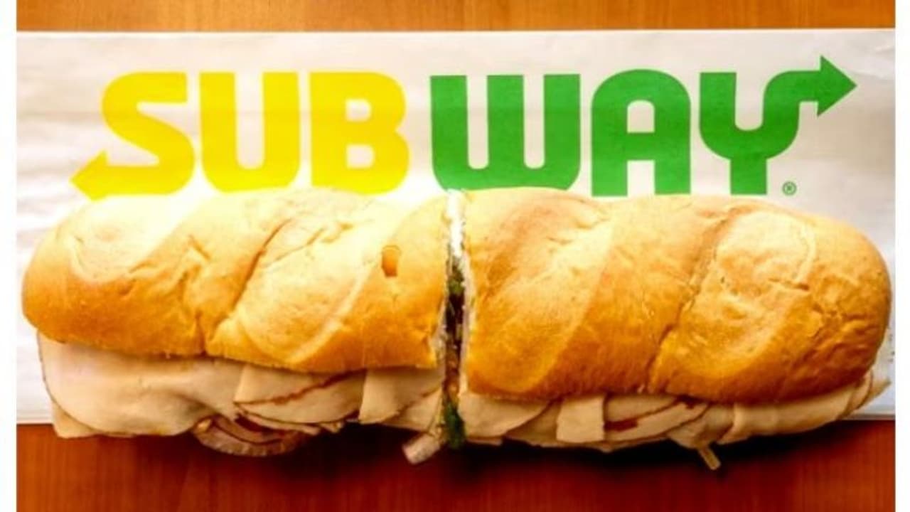 Subway : இதை மட்டும் செய்யுங்க.. வாழ்நாள் முழுவதும் உணவு இலவசம் பிரபல சாண்ட்விச் நிறுவனமான சப்வே அதிரடி Subway : இதை மட்டும் செய்யுங்க.. வாழ்நாள் முழுவதும் உணவு இலவசம் பிரபல சாண்ட்விச் நிறுவனமான சப்வே அதிரடி