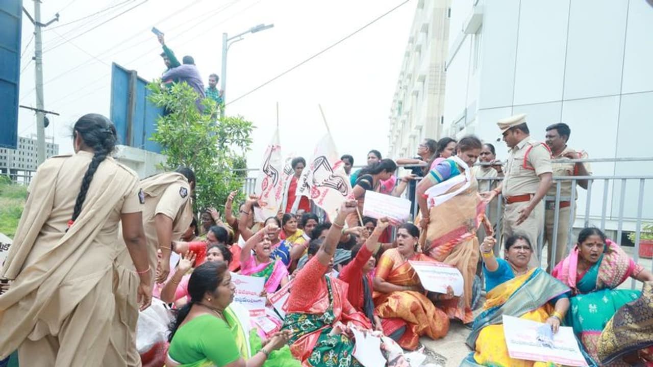 మహిళా కమిషన్ కార్యాలయం వద్ద జనసేన వీరమహిళల ఆందోళన.. తీవ్ర ఉద్రిక్తత..