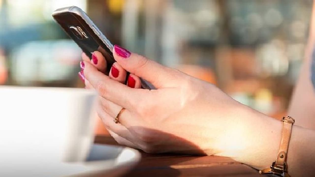 സ്ത്രീ പൊലീസിനെ വിളിച്ചത് 2,761 തവണ, ഒടുവിൽ അറസ്റ്റ്, ഏകാന്തത മാറ്റാനാണ് വിളിച്ചതെന്ന് കുറ്റസമ്മതം