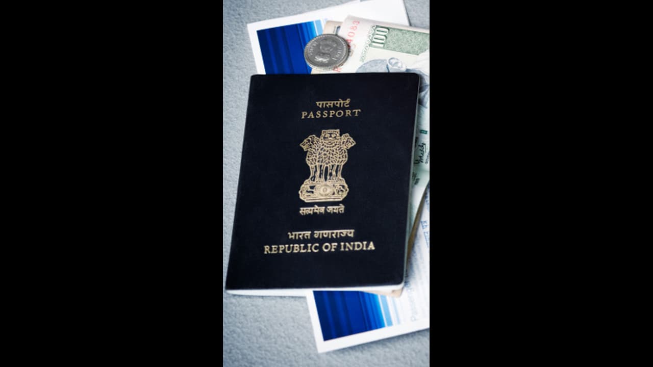 പുതിയ പാസ്പോർട്ടിന് അപേക്ഷിക്കുന്നുണ്ടോ? ഓഗസ്റ്റ് 5 മുതൽ മാറ്റങ്ങളുണ്ട്; നിർബന്ധമായും അറിഞ്ഞിരിക്കേണ്ടവ പുതിയ പാസ്പോർട്ടിന് അപേക്ഷിക്കുന്നുണ്ടോ? ഓഗസ്റ്റ് 5 മുതൽ മാറ്റങ്ങളുണ്ട്; നിർബന്ധമായും അറിഞ്ഞിരിക്കേണ്ടവ