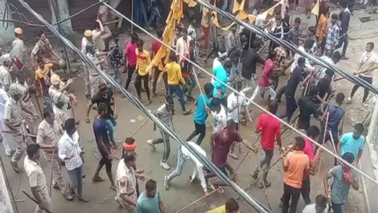 மாணவியின் தண்ணீர் பாட்டிலில் சிறுநீரை கலந்த மாணவன்: ராஜஸ்தானில் வன்முறை!