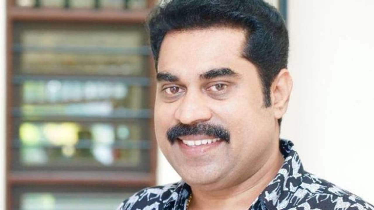 വിദേശത്ത് നിന്നടക്കം ഭീഷണി, ഫോണിലൂടെ അസഭ്യ വർഷം; പൊലീസിൽ പരാതി നല്‍കി നടൻ സുരാജ് വെഞ്ഞാറമൂട്