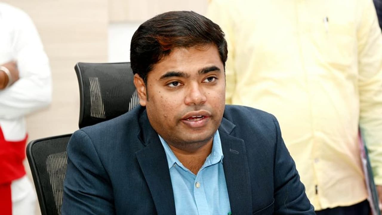 Vijayapura: ಅನ್ನಭಾಗ್ಯ ಯೋಜನೆಯಡಿ ಜಿಲ್ಲೆಯ 11.94 ಲಕ್ಷ ಪಡಿತರ ಸದಸ್ಯರಿಗೆ ಹಣ ಸಂದಾಯ! Vijayapura: ಅನ್ನಭಾಗ್ಯ ಯೋಜನೆಯಡಿ ಜಿಲ್ಲೆಯ 11.94 ಲಕ್ಷ ಪಡಿತರ ಸದಸ್ಯರಿಗೆ ಹಣ ಸಂದಾಯ!