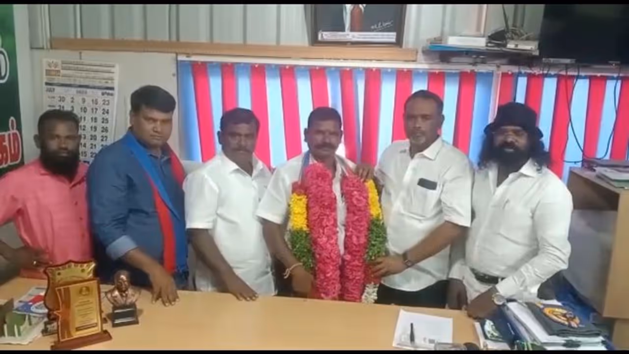 தூத்துக்குடி விசிக மாவட்ட செயலாளர் அறிமுக கூட்டம்; திரளான நிர்வாகிகள் பங்கேற்பு தூத்துக்குடி விசிக மாவட்ட செயலாளர் அறிமுக கூட்டம்; திரளான நிர்வாகிகள் பங்கேற்பு