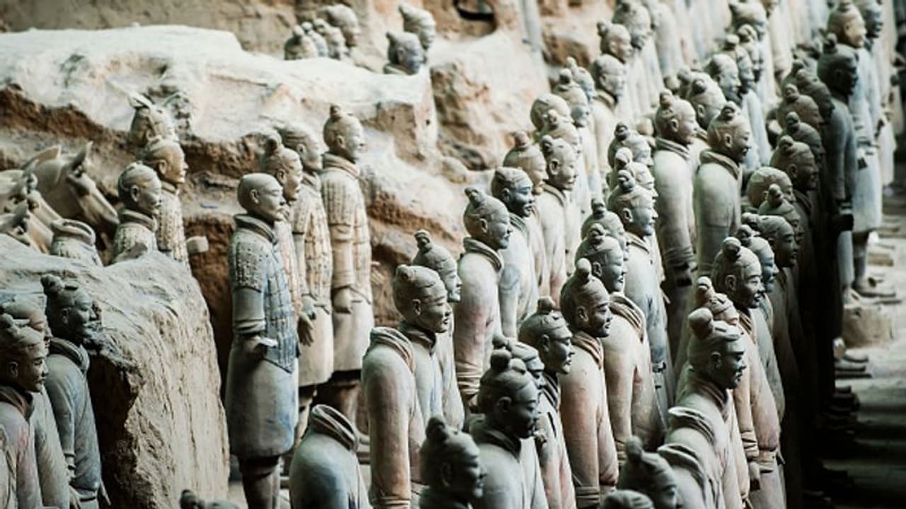 ടെറാക്കോട്ട സൈന്യം വെളിപ്പെട്ടിട്ടും ഇന്നും അജ്ഞാതമായി തുടരുന്ന ആദ്യ ചൈനീസ് ചക്രവര്‍ത്തിയുടെ ശവകൂടീരം 