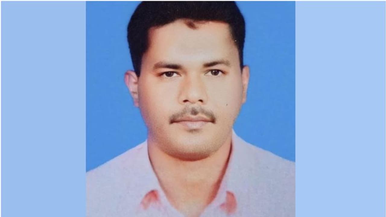 ഇരുമ്പ് ഷീറ്റുകൾ ഇറക്കുന്നതിനിടെ അപകടം; പ്രവാസി മലയാളിക്ക് ദാരുണാന്ത്യം, മൃതദേഹം നാട്ടിലെത്തിച്ചു ഇരുമ്പ് ഷീറ്റുകൾ ഇറക്കുന്നതിനിടെ അപകടം; പ്രവാസി മലയാളിക്ക് ദാരുണാന്ത്യം, മൃതദേഹം നാട്ടിലെത്തിച്ചു