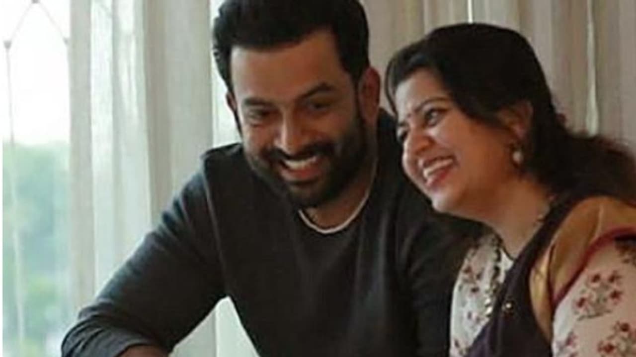 'പൃഥ്വിരാജ് ആരോഗ്യം വീണ്ടെടുത്തുവരുന്നു', നന്ദി പറഞ്ഞ് സുപ്രിയ മേനോന്റെ കുറിപ്പ് 'പൃഥ്വിരാജ് ആരോഗ്യം വീണ്ടെടുത്തുവരുന്നു', നന്ദി പറഞ്ഞ് സുപ്രിയ മേനോന്റെ കുറിപ്പ്