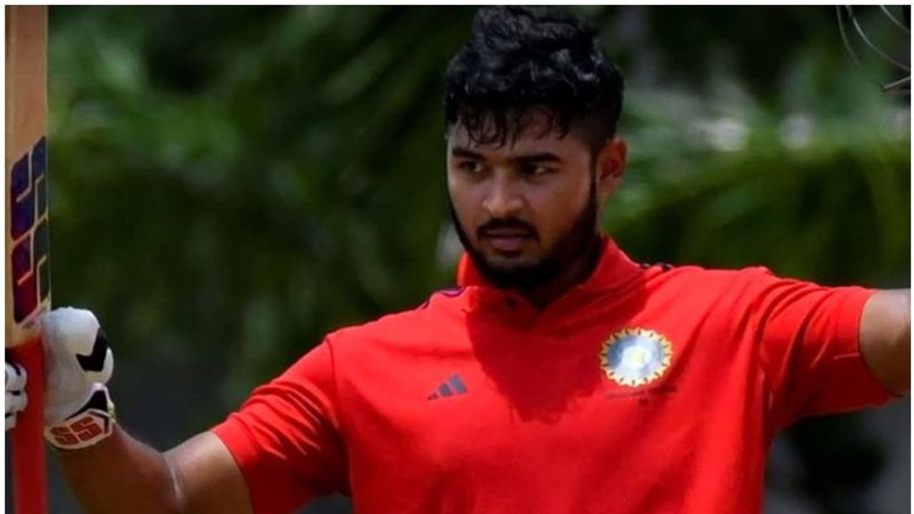 വീണ്ടും പരാഗിന്റെ വെടിക്കെട്ട്, സെഞ്ചുറി! വെസ്റ്റ് സോണിനെതിരെ ഈസ്റ്റ് സോണിന് കൂറ്റന് ജയം, ഫൈനലില് വീണ്ടും പരാഗിന്റെ വെടിക്കെട്ട്, സെഞ്ചുറി! വെസ്റ്റ് സോണിനെതിരെ ഈസ്റ്റ് സോണിന് കൂറ്റന് ജയം, ഫൈനലില്