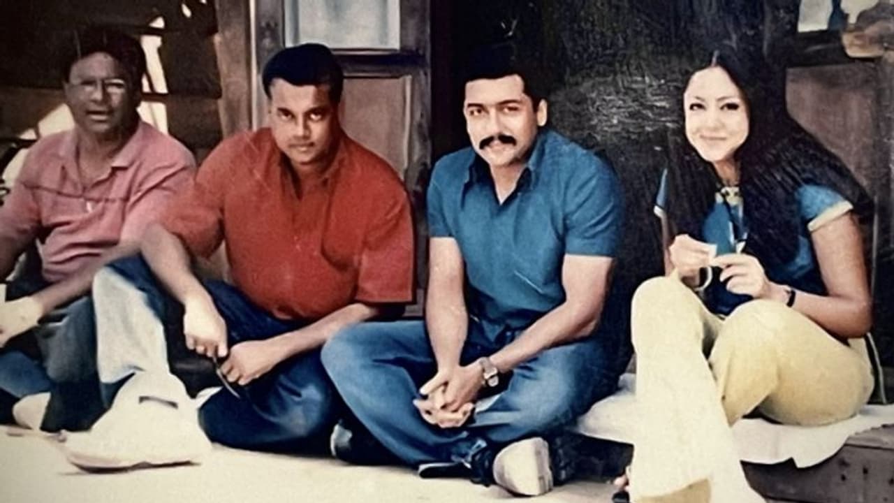 நன்றி ஜோ.. எனக்கு எல்லாத்தையும் கொடுத்த படம் காக்க காக்க மலரும் நினைவுகளை வெளியிட்ட நடிகர் சூர்யா! நன்றி ஜோ.. எனக்கு எல்லாத்தையும் கொடுத்த படம் காக்க காக்க மலரும் நினைவுகளை வெளியிட்ட நடிகர் சூர்யா!