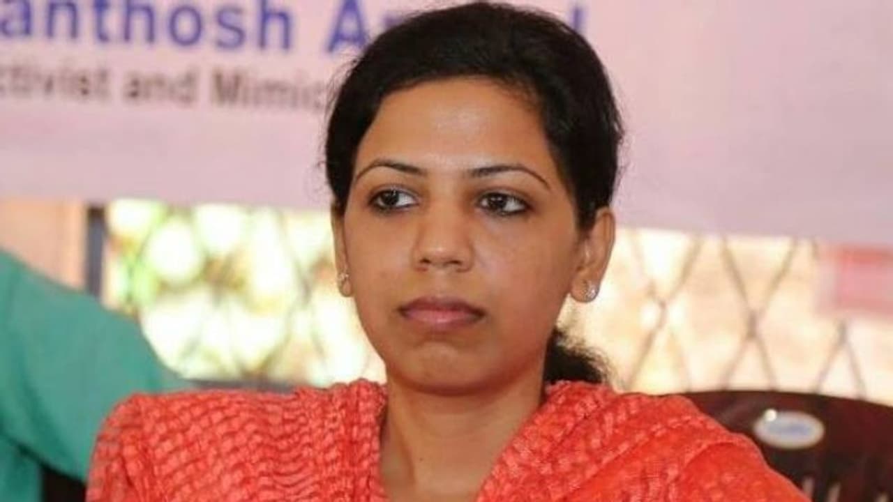 കൊല്ലം കളക്ടറേറ്റിൽ ടീ ബ്രേക്കിന് ഗുഡ് ബൈ, ഉദ്യോഗസ്ഥർക്ക് ചായയും കടിയും കഴിക്കാൻ ഇരിക്കുന്നിടത്ത് സൗകര്യം കൊല്ലം കളക്ടറേറ്റിൽ ടീ ബ്രേക്കിന് ഗുഡ് ബൈ, ഉദ്യോഗസ്ഥർക്ക് ചായയും കടിയും കഴിക്കാൻ ഇരിക്കുന്നിടത്ത് സൗകര്യം