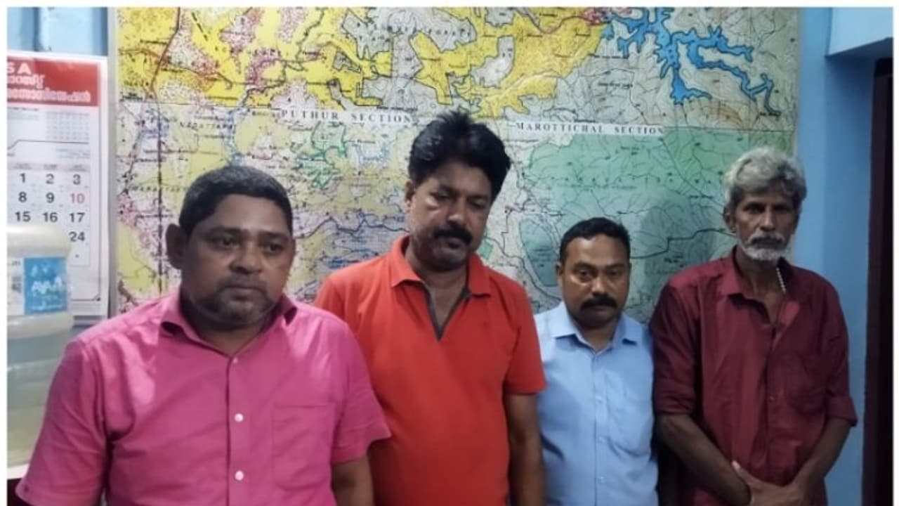 കാട്ടുപന്നിയുടെ ഇറച്ചി വില്‍ക്കുന്നതിനിടയില്‍ നാല് പേര്‍ വനംവകുപ്പ് ഉദ്യോഗസ്ഥരുടെ പിടിയിലായി