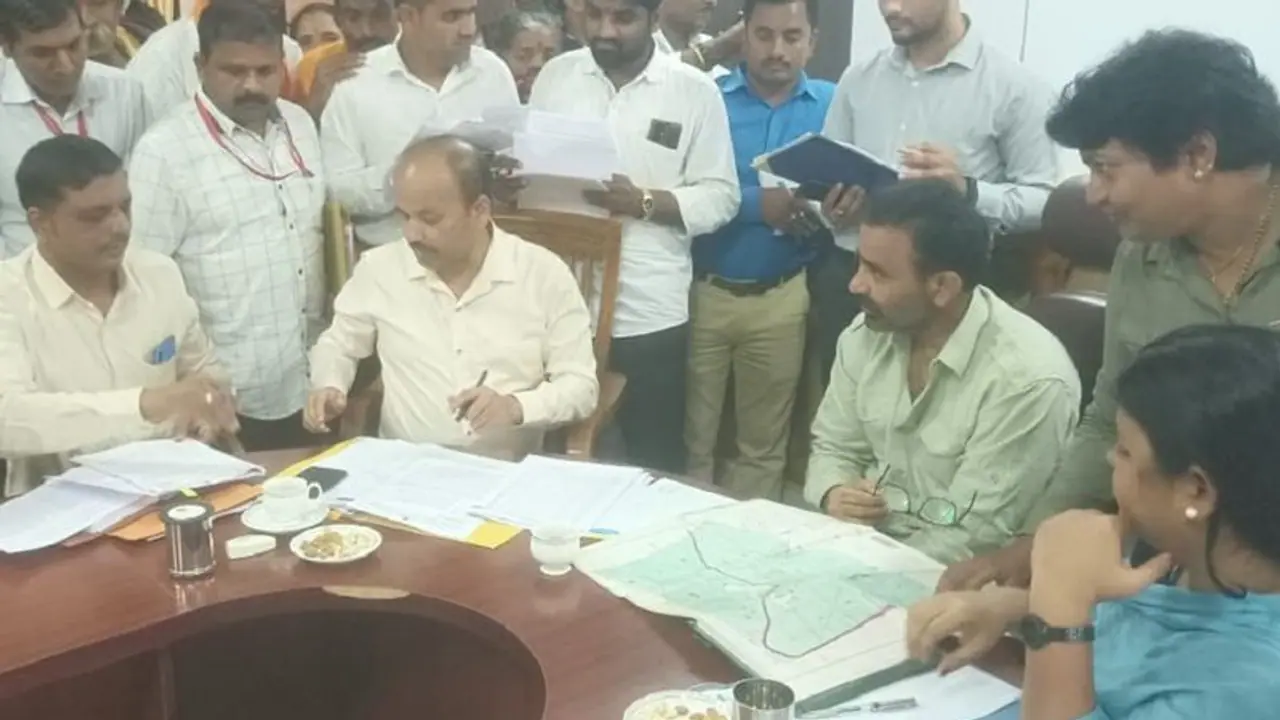 ಧಾರವಾಡ ಗೌಳಿವಾಡಾ ಜನವಸತಿ ಕಂದಾಯ ಗ್ರಾಮಗಳಾಗಿ ಪರಿವರ್ತನೆ: ಸಚಿವ ಸಂತೋಷ್ ಲಾಡ್ ಧಾರವಾಡ ಗೌಳಿವಾಡಾ ಜನವಸತಿ ಕಂದಾಯ ಗ್ರಾಮಗಳಾಗಿ ಪರಿವರ್ತನೆ: ಸಚಿವ ಸಂತೋಷ್ ಲಾಡ್