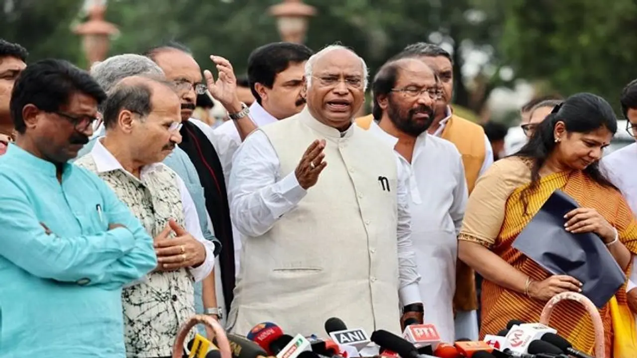 Manipur violence: 31 Opposition leaders meet President Murmu, demand PM Modi's visit to state