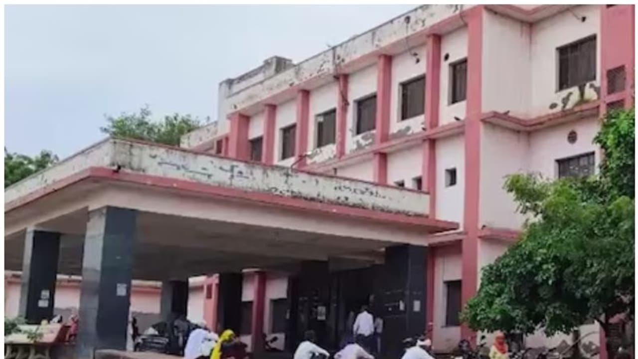 ഗണപതിയുടെ മുഖവുമായി സാമ്യം, അസാധാരണ സാദൃശ്യവുമായി കുഞ്ഞ് ജനിച്ചു; ജീവിച്ചിരുന്നത് 20 മിനിറ്റ് ഗണപതിയുടെ മുഖവുമായി സാമ്യം, അസാധാരണ സാദൃശ്യവുമായി കുഞ്ഞ് ജനിച്ചു; ജീവിച്ചിരുന്നത് 20 മിനിറ്റ്