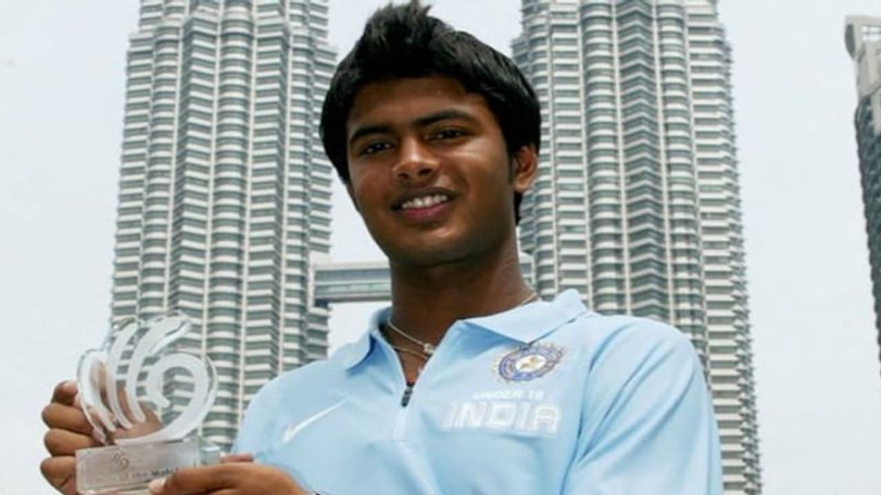 நடுவராக களமிறங்கும் வருமான வரித்துறை அதிகாரி: கோலியின் U19 WC வெற்றிக்கு காரணமாக இருந்த அஜிதேஷ் அர்கல்! நடுவராக களமிறங்கும் வருமான வரித்துறை அதிகாரி: கோலியின் U19 WC வெற்றிக்கு காரணமாக இருந்த அஜிதேஷ் அர்கல்!