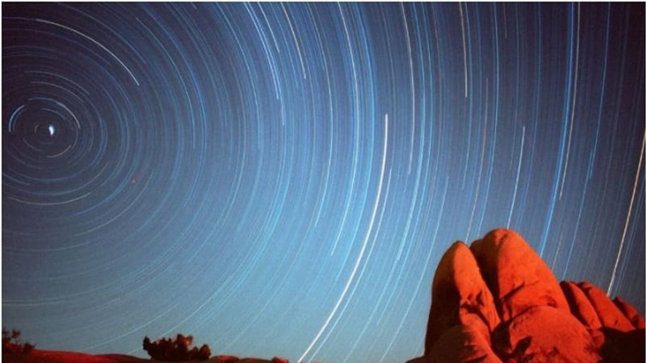 சிங்கப்பூரில் பெர்சீட்ஸ் எரிகல் பொழிவு! இந்த அரிய வானியல் நிகழ்வை மிஸ் பண்ணாம பாருங்க!