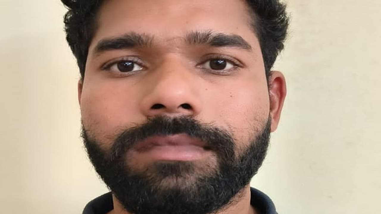 ಮೈಸೂರು: 4 ರಾಜ್ಯಗಳಲ್ಲಿ ಕೈ ಚಳಕ ತೋರಿಸಿದ್ದ ಖರ್ತನಾಕ್ ಖದೀಮ ಅರೆಸ್ಟ್..! ಮೈಸೂರು: 4 ರಾಜ್ಯಗಳಲ್ಲಿ ಕೈ ಚಳಕ ತೋರಿಸಿದ್ದ ಖರ್ತನಾಕ್ ಖದೀಮ ಅರೆಸ್ಟ್..!