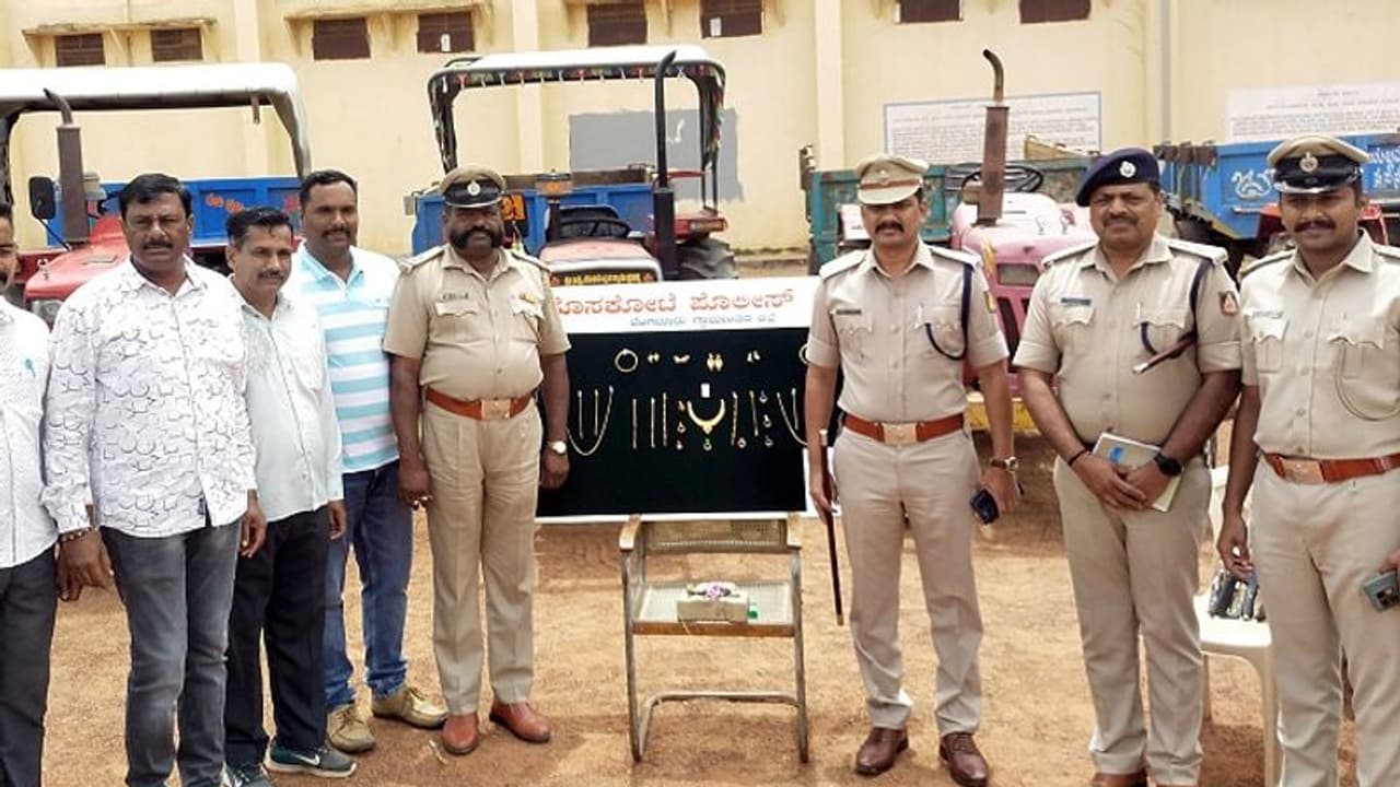 ಹೊಸಕೋಟೆ ಪೊಲೀಸರ ಭರ್ಜರಿ ಕಾರ್ಯಾಚರಣೆ: ಆರೋಪಿಗಳ ಬಂಧನ ಹೊಸಕೋಟೆ ಪೊಲೀಸರ ಭರ್ಜರಿ ಕಾರ್ಯಾಚರಣೆ: ಆರೋಪಿಗಳ ಬಂಧನ