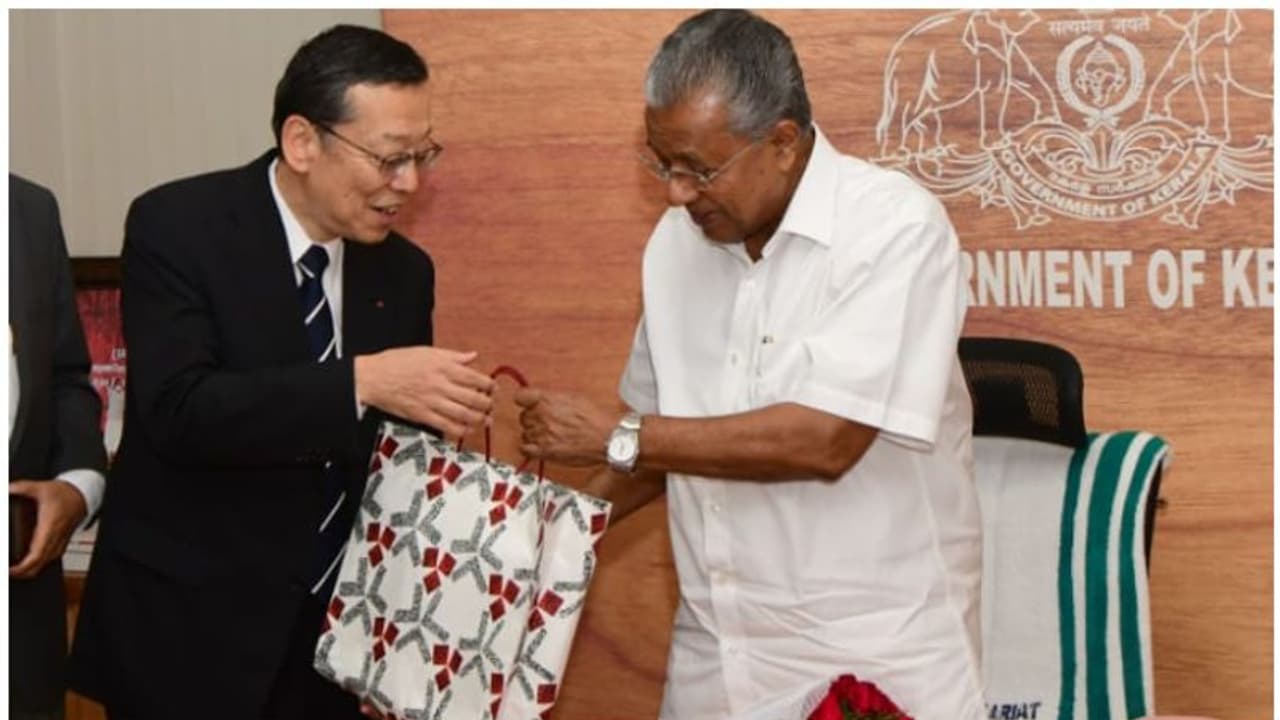 'കേരളത്തിലെ ട്രേഡ് യൂണിയനുകളുമായി നല്ല ബന്ധം'; കോയിച്ചി ഒഗാത മുഖ്യമന്ത്രിയുമായി കൂടിക്കാഴ്ച നടത്തി 'കേരളത്തിലെ ട്രേഡ് യൂണിയനുകളുമായി നല്ല ബന്ധം'; കോയിച്ചി ഒഗാത മുഖ്യമന്ത്രിയുമായി കൂടിക്കാഴ്ച നടത്തി