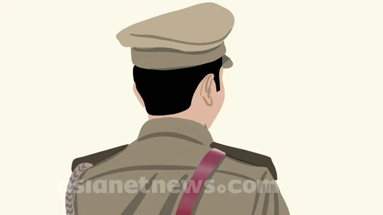 കെഎസ്ആർടിസി ബസിനുള്ളിൽ യുവതിയോട് ലൈംഗികാതിക്രമം; പൊലീസുകാരന് സസ്പെൻഷൻ കെഎസ്ആർടിസി ബസിനുള്ളിൽ യുവതിയോട് ലൈംഗികാതിക്രമം; പൊലീസുകാരന് സസ്പെൻഷൻ